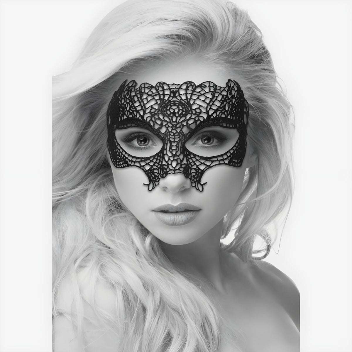 OUCH! B&W PRINCESS LACE MASK