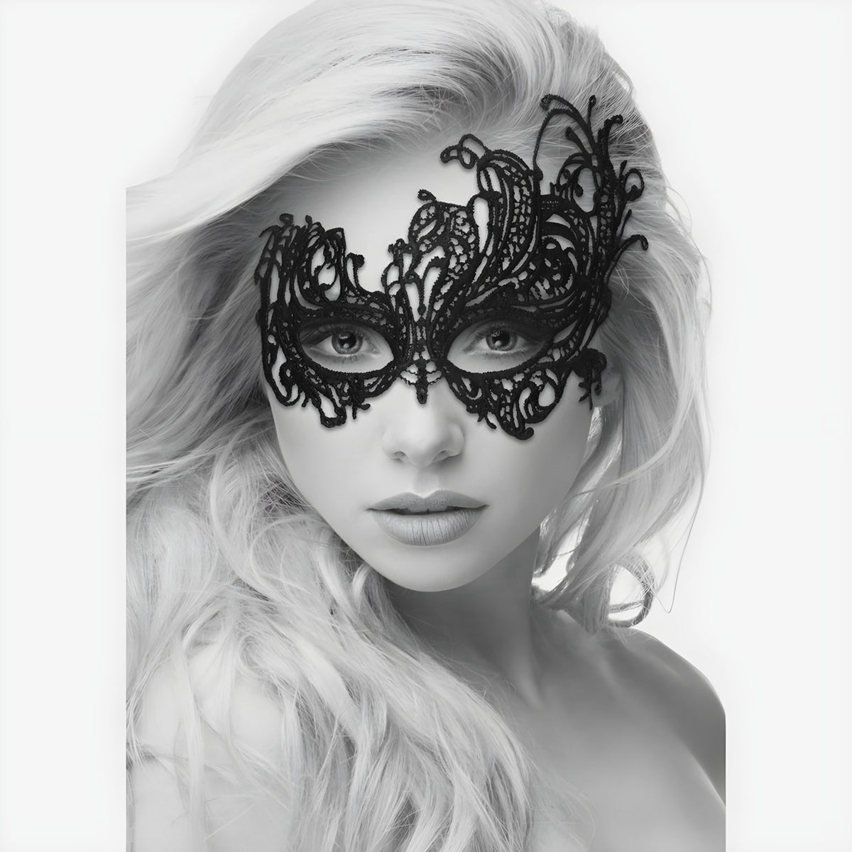 OUCH! B&W ROYAL LACE MASK